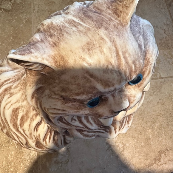 Mid-Century Large Porcelain Long-Haired Brown Cat Sculpture - Picture 7 of 8